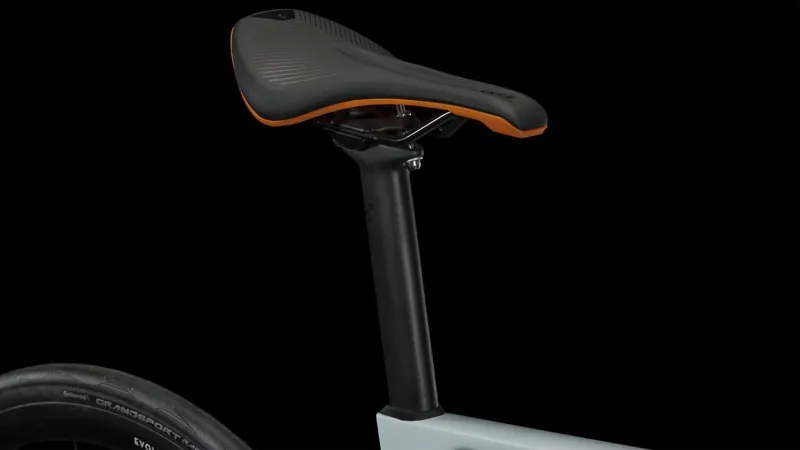 Cube Agree C:62 Pro Road Bike in White/Orange - 2023-3